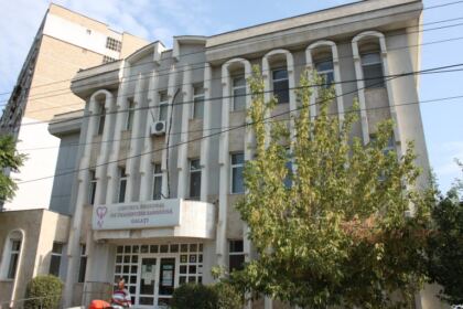 Campania „O picătură de sânge poate salva o viaţă!“ se desfăşoară cu succes la Galaţi – fotografia 1