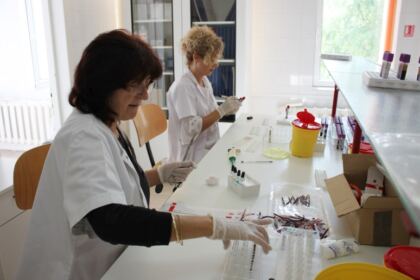 Campania „O picătură de sânge poate salva o viaţă!“ se desfăşoară cu succes la Galaţi – fotografia 10