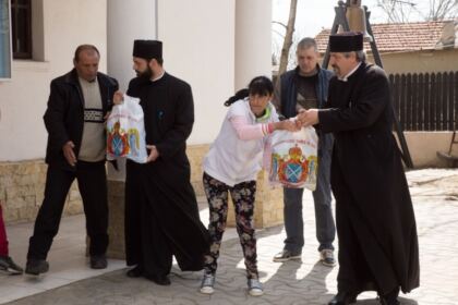 Programul social-filantropic „Ne înnoim de Sfintele Paşti“ – fotografia 2