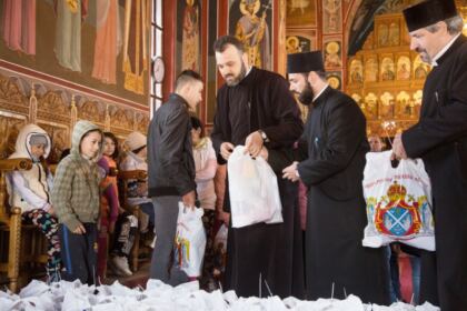 Programul social-filantropic „Ne înnoim de Sfintele Paşti“ – fotografia 6