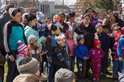 Programul social-filantropic „Ne înnoim de Sfintele Paşti“ continuă în Eparhia Dunării de Jos – fotografia 6