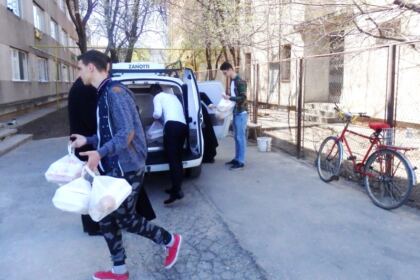 „Împreună de Sfintele Paşti“ la Centrul de Găzduire pentru persoanele fără adăpost din Brăila – fotografia 4