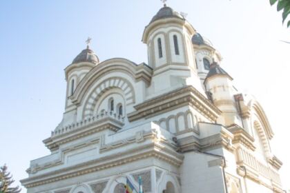 Slujire arhierească și acţiune filantropică la Catedrala Arhiepiscopală din Galaţi – fotografia 1