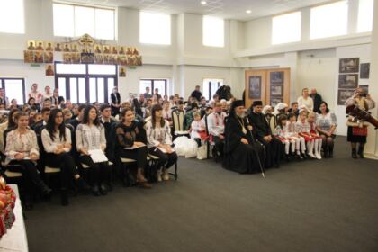 O nouă ediție a Festivalului de colinde „Cetină argintie, clopoțim cu bucurie“ la Galați – fotografia 11