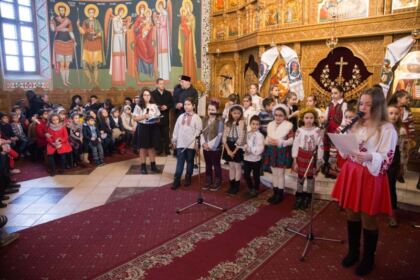 „Bucuria de a dărui“ – Concert de colinde la parohia „Sfântul Mina“ din Galați – fotografia 18