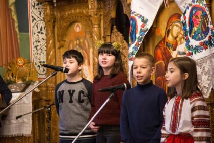„Bucuria de a dărui“ – Concert de colinde la parohia „Sfântul Mina“ din Galați – fotografia 32
