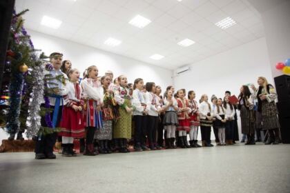 A X-a ediţie a proiectului cultural-misionar „Un colind, un dar pentru sufletul tău“ – fotografia 18