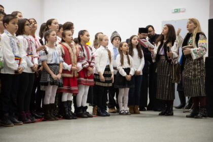 A X-a ediţie a proiectului cultural-misionar „Un colind, un dar pentru sufletul tău“ – fotografia 19