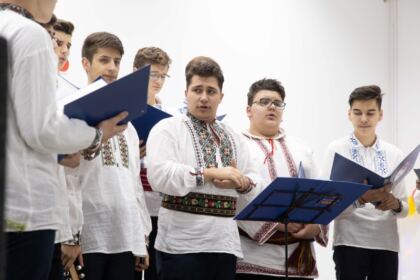 A X-a ediţie a proiectului cultural-misionar „Un colind, un dar pentru sufletul tău“ – fotografia 30