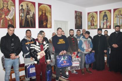 Colindători şi daruri la Penitenciarul de maximă siguranţă din Galaţi – fotografia 13
