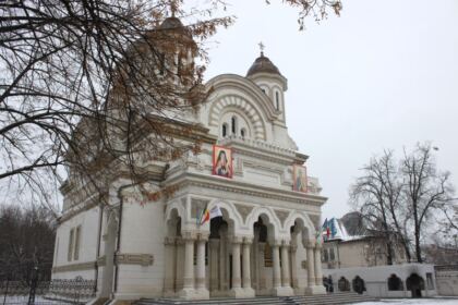 Colindători din cadrul Facultăţii de Istorie, Filosofie şi Teologie din Galaţi – fotografia 1