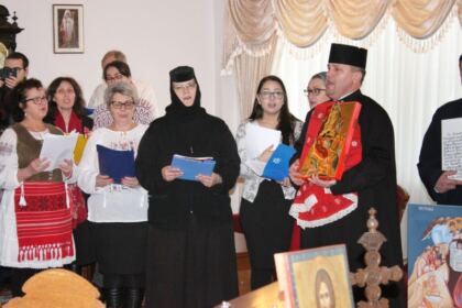 Colindători din cadrul Facultăţii de Istorie, Filosofie şi Teologie din Galaţi – fotografia 5