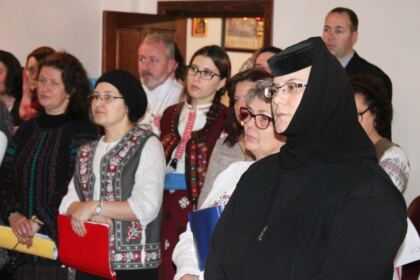 Colindători din cadrul Facultăţii de Istorie, Filosofie şi Teologie din Galaţi – fotografia 15