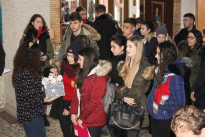 Colindători din cadrul Facultăţii de Istorie, Filosofie şi Teologie din Galaţi – fotografia 11