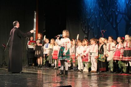 Serbarea „Colindăm, Doamne, colind!“ a Seminarului Teologic „Sfântul Apostol Andrei“ din Galaţi – fotografia 12