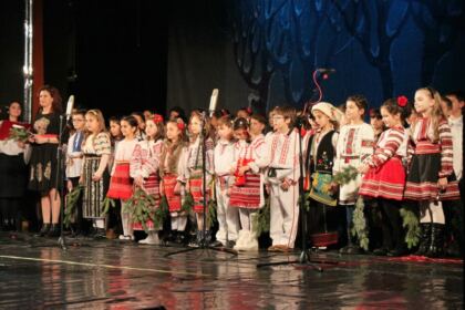 Serbarea „Colindăm, Doamne, colind!“ a Seminarului Teologic „Sfântul Apostol Andrei“ din Galaţi – fotografia 13