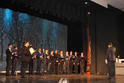 Serbarea „Colindăm, Doamne, colind!“ a Seminarului Teologic „Sfântul Apostol Andrei“ din Galaţi – fotografia 18