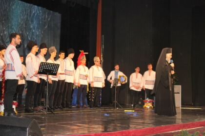 Serbarea „Colindăm, Doamne, colind!“ a Seminarului Teologic „Sfântul Apostol Andrei“ din Galaţi – fotografia 30