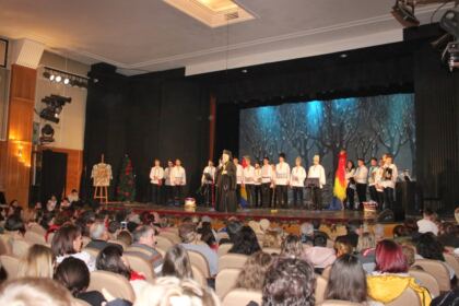 Serbarea „Colindăm, Doamne, colind!“ a Seminarului Teologic „Sfântul Apostol Andrei“ din Galaţi – fotografia 32