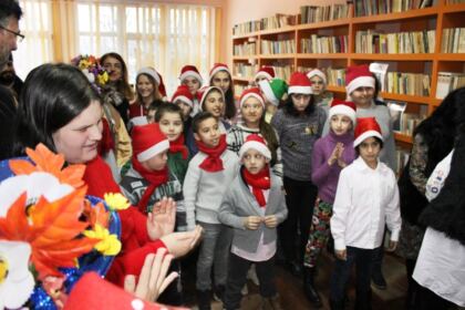 Daruri pentru copiii de la Şcoala Specială nr. 2 „Constantin Pufan“ din Galaţi – fotografia 14