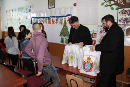 Daruri pentru copiii de la Şcoala Specială nr. 2 „Constantin Pufan“ din Galaţi – fotografia 16