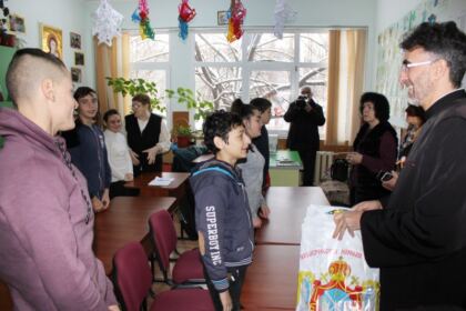 Daruri pentru copiii de la Şcoala Specială nr. 2 „Constantin Pufan“ din Galaţi – fotografia 17
