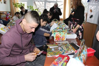 Daruri pentru copiii de la Şcoala Specială nr. 2 „Constantin Pufan“ din Galaţi – fotografia 24