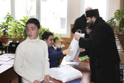 Daruri pentru copiii de la Şcoala Specială nr. 2 „Constantin Pufan“ din Galaţi – fotografia 35