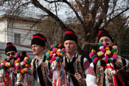 Festivalul de datini şi obiceiuri la Naşterea Domnului şi Anul Nou „Tudor Pamfile“ la Galaţi – fotografia 27