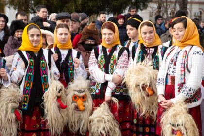 Festivalul de datini şi obiceiuri la Naşterea Domnului şi Anul Nou „Tudor Pamfile“ la Galaţi – fotografia 32