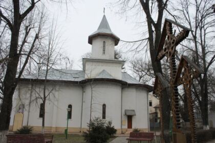 Poetul naţional Mihai Eminescu a fost omagiat la Seminarul Teologic „Sfântul Apostol Andrei“ din Galaţi – fotografia 2