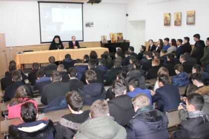 Poetul naţional Mihai Eminescu a fost omagiat la Seminarul Teologic „Sfântul Apostol Andrei“ din Galaţi – fotografia 10