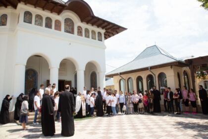 Proiect eparhial pentru tineri în Arhiepiscopia Dunării de Jos – fotografia 6