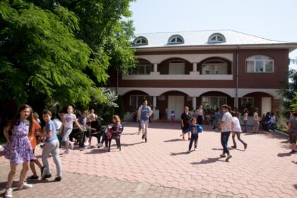 Manifestări cultural-artistice de Ziua Copilului la Aşezământul „Sfântul Vasile cel Mare“ din municipiul Galaţi – fotografia 6