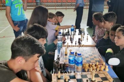 Ediția a II-a a concursul de șah și tenis de masă „Tinerețe și credință“, din cadrul Protoieriei Nicorești – fotografia 3