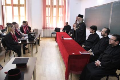 Cursul festiv al studenţilor şi masteranzilor teologi de la Facultatea de Istorie, Filosofie şi Teologie din Galaţi – fotografia 4