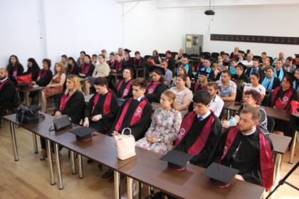 Cursul festiv al studenţilor şi masteranzilor teologi de la Facultatea de Istorie, Filosofie şi Teologie din Galaţi – fotografia 5