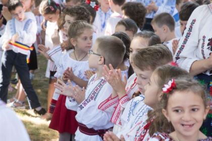 Serbare de sfârşit de an pentru clasele primare de la Seminarul Teologic „Sfântul Apostol Andrei“ din Galaţi – fotografia 9