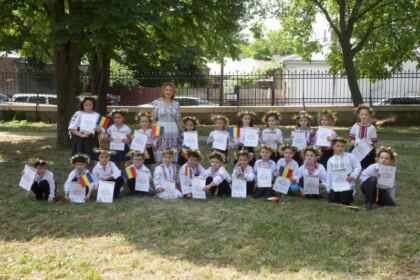 Serbare de sfârşit de an pentru clasele primare de la Seminarul Teologic „Sfântul Apostol Andrei“ din Galaţi – fotografia 29