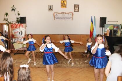 Manifestări religioase şi cultural-artistice dedicate Centenarului Marii Uniri la Tecuci – fotografia 4