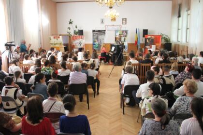Manifestări religioase şi cultural-artistice dedicate Centenarului Marii Uniri la Tecuci – fotografia 30