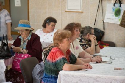 Activităţi filantropice îndreptate către bătrânii Centrului multifuncţional de servicii sociale „Speranţe pentru vârsta a III-a“ din Galaţi – fotografia 15