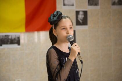 Activităţi filantropice îndreptate către bătrânii Centrului multifuncţional de servicii sociale „Speranţe pentru vârsta a III-a“ din Galaţi – fotografia 16