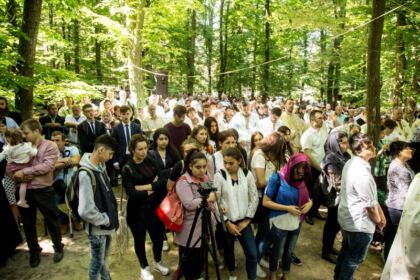 Sărbătoarea Preasfintei Treimi în pădurea Buciumenilor – fotografia 15