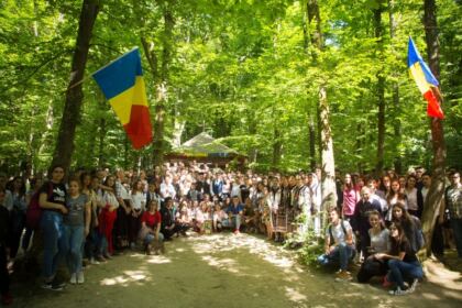 Sărbătoarea Preasfintei Treimi în pădurea Buciumenilor – fotografia 32