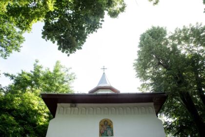 Examen de certificare a competenţelor profesionale şi revedere după 10 ani la Seminarul Teologic „Sfântul Apostol Andrei“ din Galaţi – fotografia 1