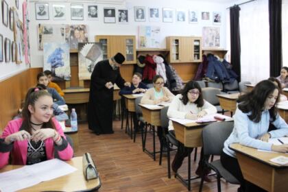 Etapa judeţeană a Olimpiadei de Religie în Galaţi şi Brăila – fotografia 7