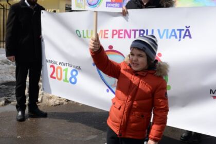 „Marşul pentru viaţă“ în Arhiepiscopia Dunării de Jos – fotografia 2
