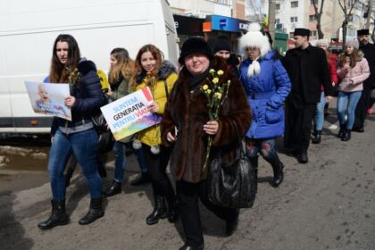 „Marşul pentru viaţă“ în Arhiepiscopia Dunării de Jos – fotografia 13