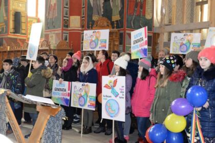 „Marşul pentru viaţă“ în Arhiepiscopia Dunării de Jos – fotografia 24